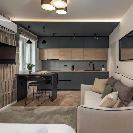 Luxury Pod Kastelom * 리예카